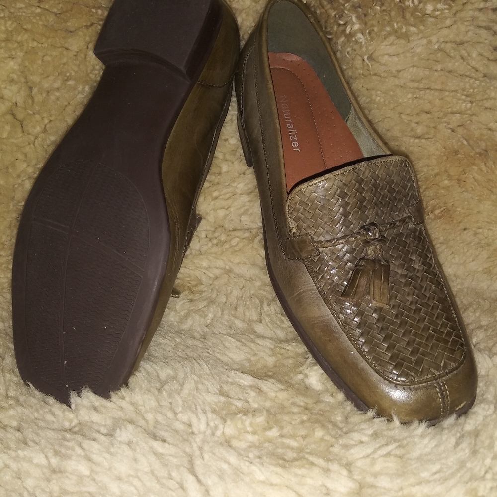 Dress shoes